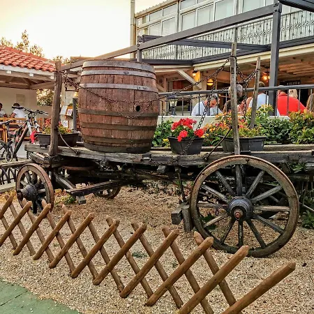 Pansion Karoca Nocleg ze śniadaniem 3*