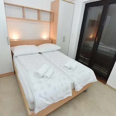 Pansion Karoca Vodice