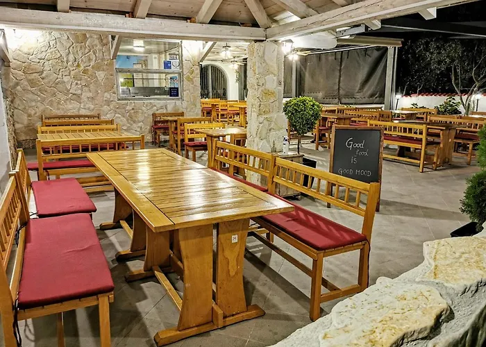 Pansion Karoca Bed & Breakfast 4*