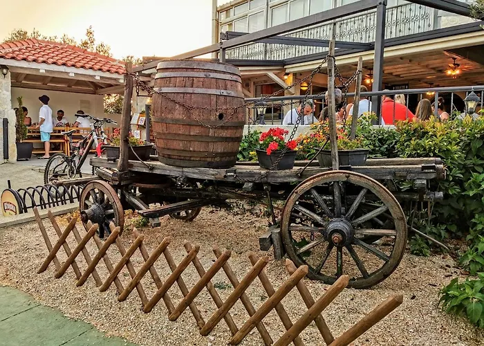 Pansion Karoca Bed & Breakfast 4*