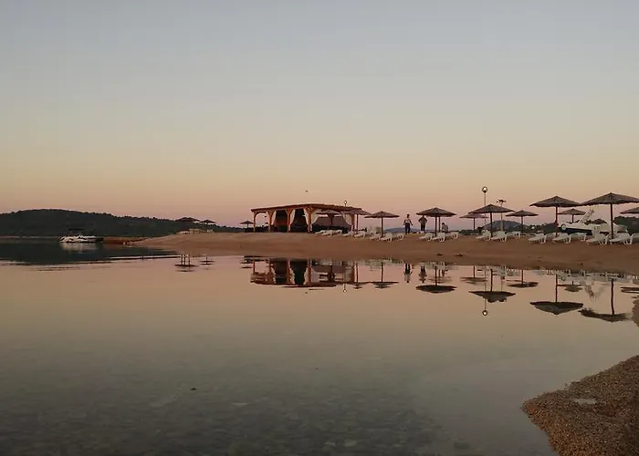 Alojamento de Acomodação e Pequeno-almoço Pansion Karoca