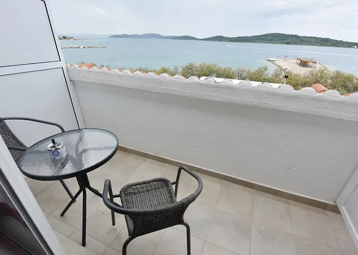 Pansion Karoca Vodice