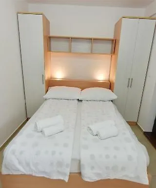 Bed & Breakfast Pansion Karoca