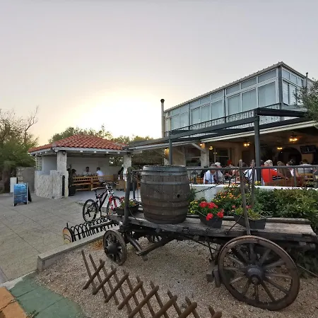 Oda ve Kahvaltı Pansion Karoca 3*