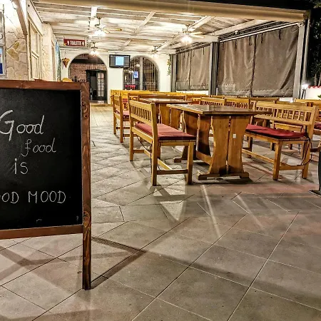 Pansion Karoca