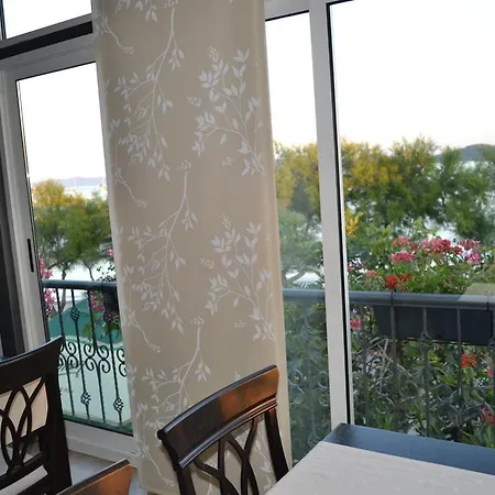 فندق مبيت وإفطار Pansion Karoca 4*