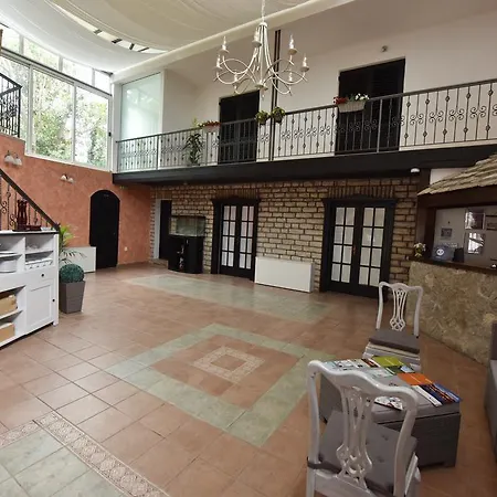 Pansion Karoca فوديس