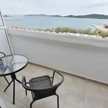 Pansion Karoca فوديس