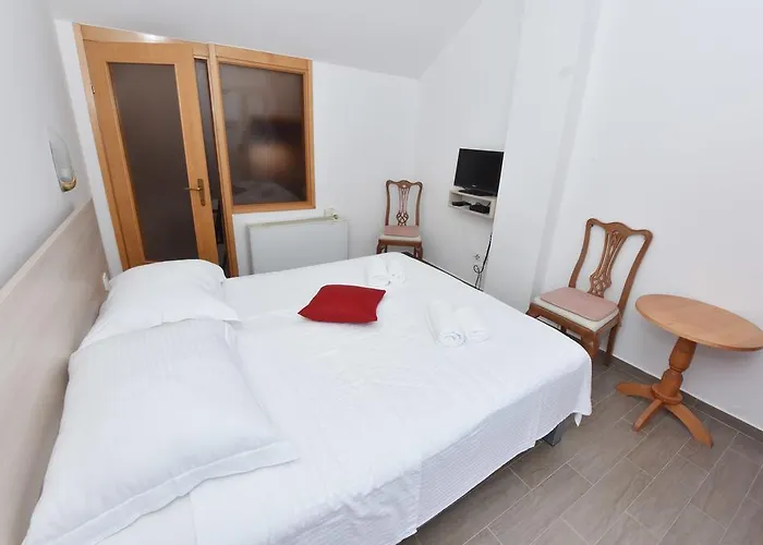 فندق مبيت وإفطار Pansion Karoca