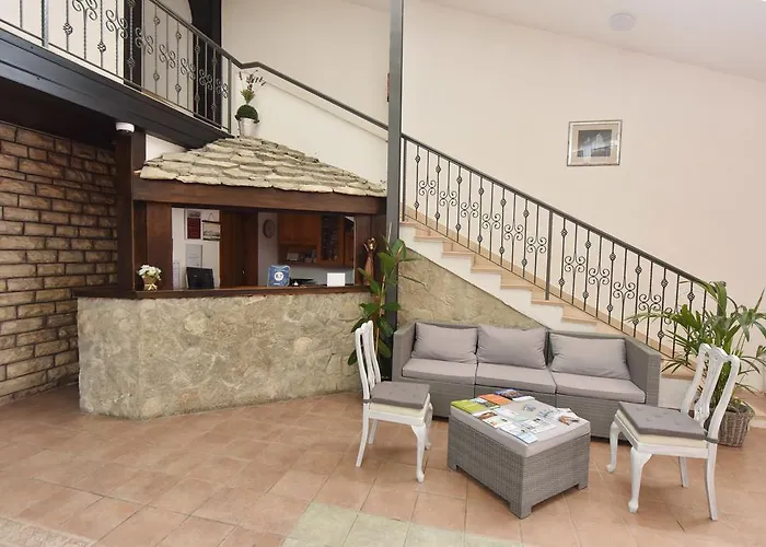 فندق مبيت وإفطار Pansion Karoca